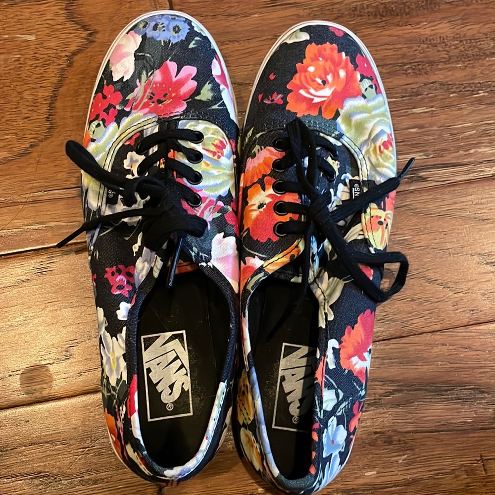 VANS Floral Classics Tie Size 9.5